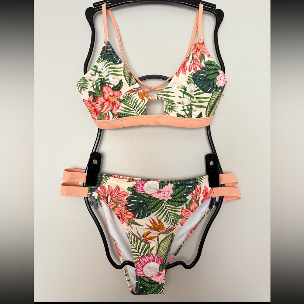 NWTCupshe Floral Print Bikini in Green and Pink - Picture 6 of 11